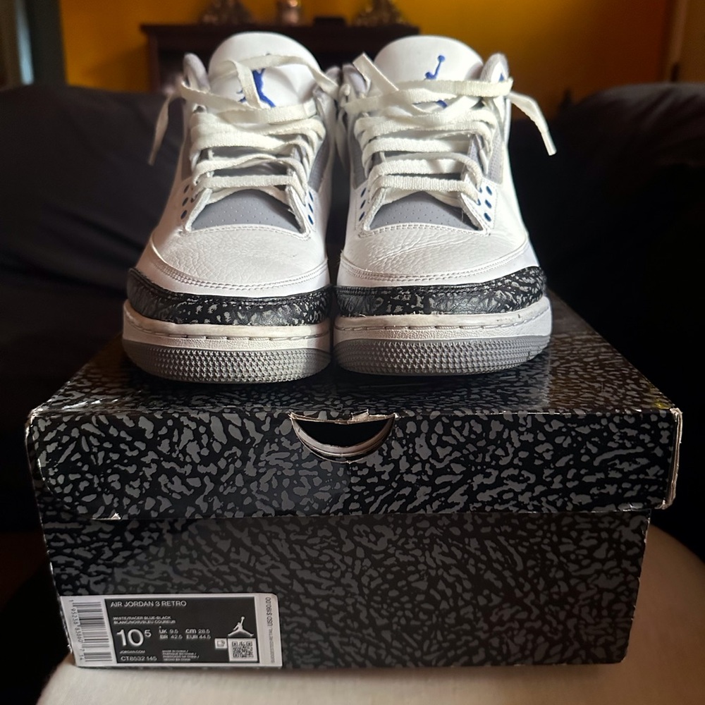 Jordan Athletic Shoes White and Blue